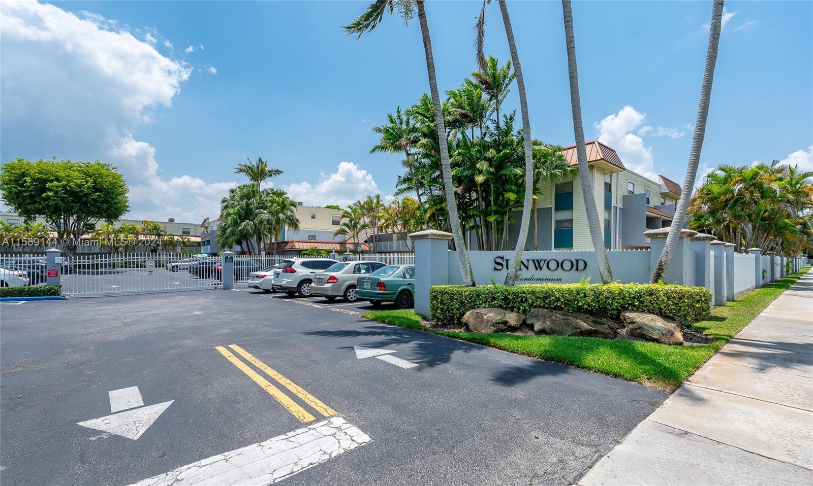 image SUNWOOD CONDO23