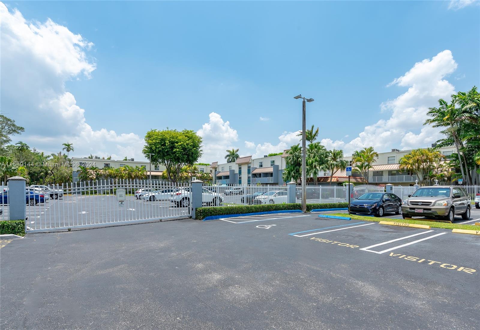 image SUNWOOD CONDO24