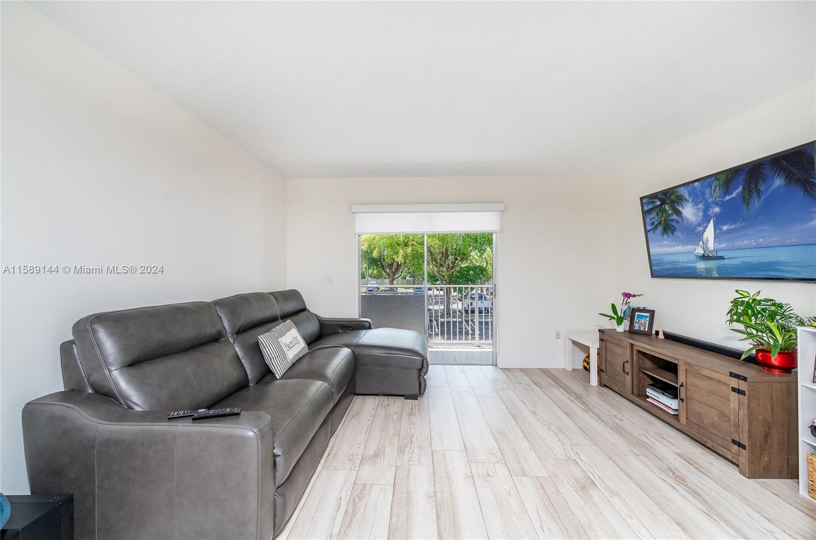 image SUNWOOD CONDO6