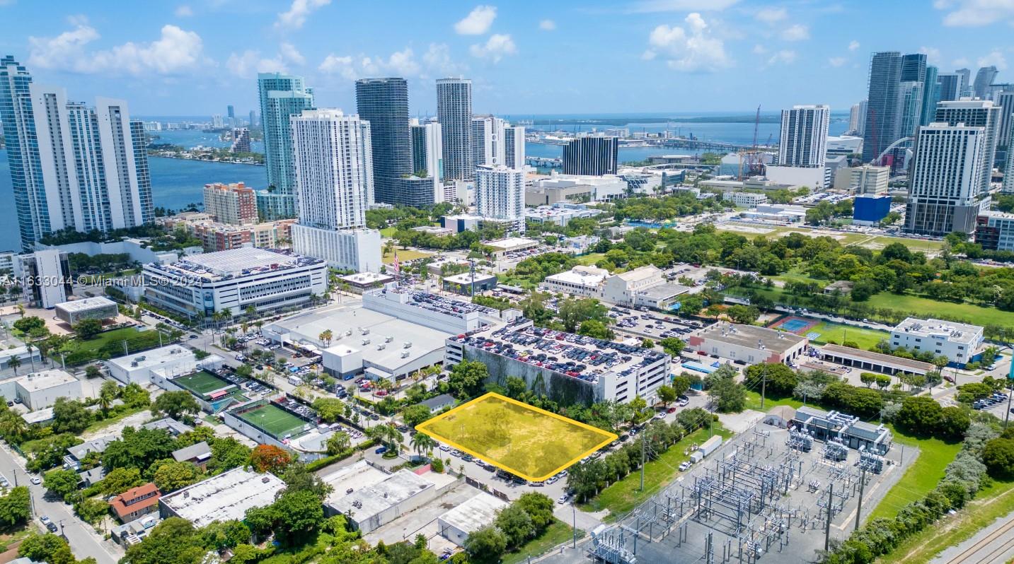 100-118 NE 21st St Miami, FL 33137