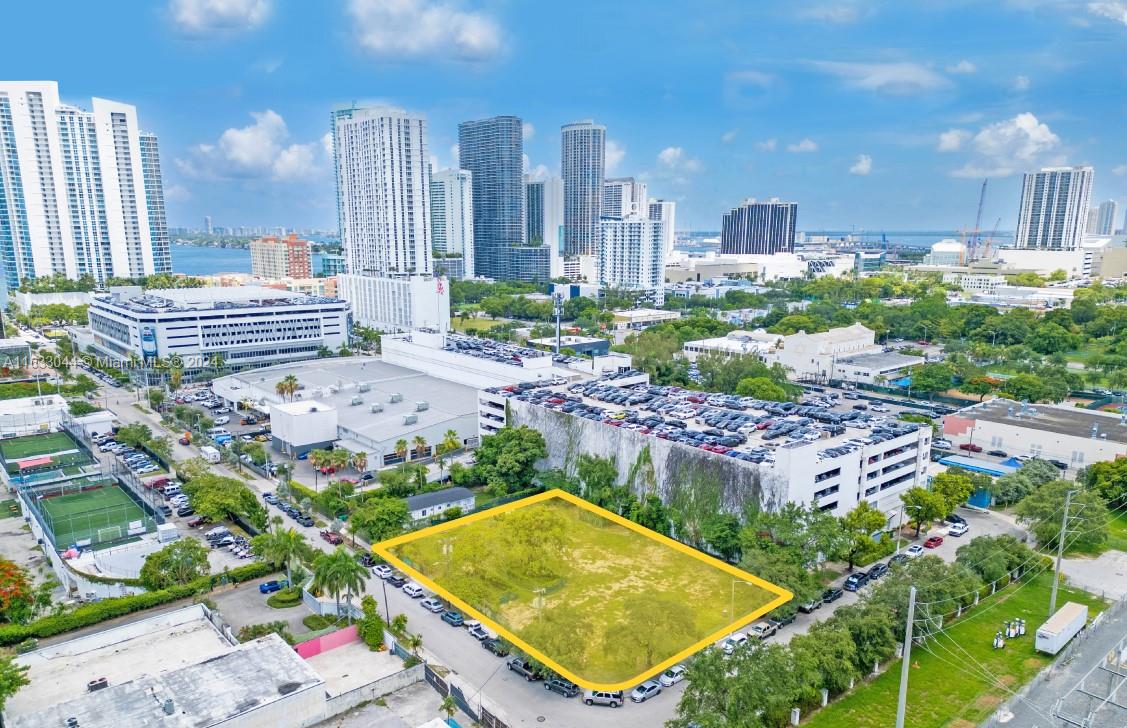 100-118 NE 21st St Miami, FL 33137