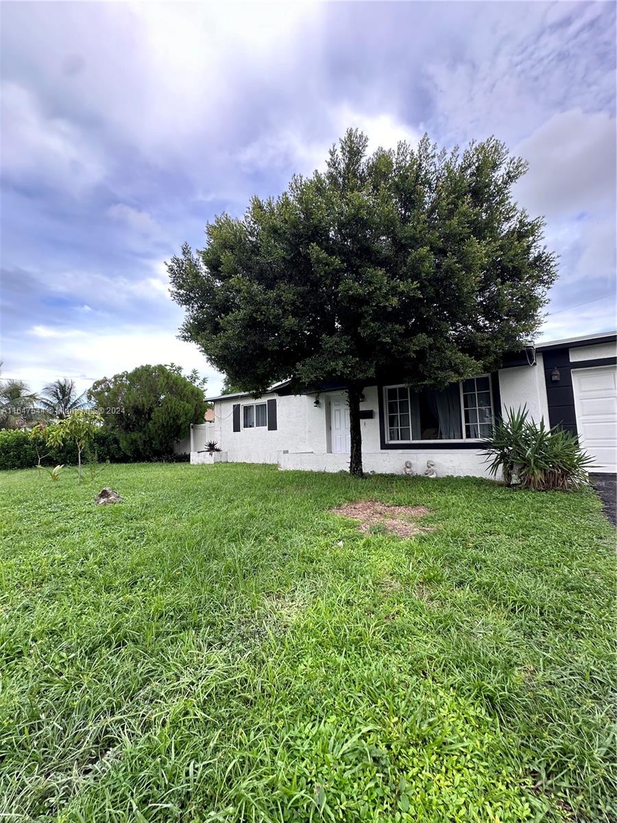 3420 NW 41st St,Lauderdale Lakes, FL 33309