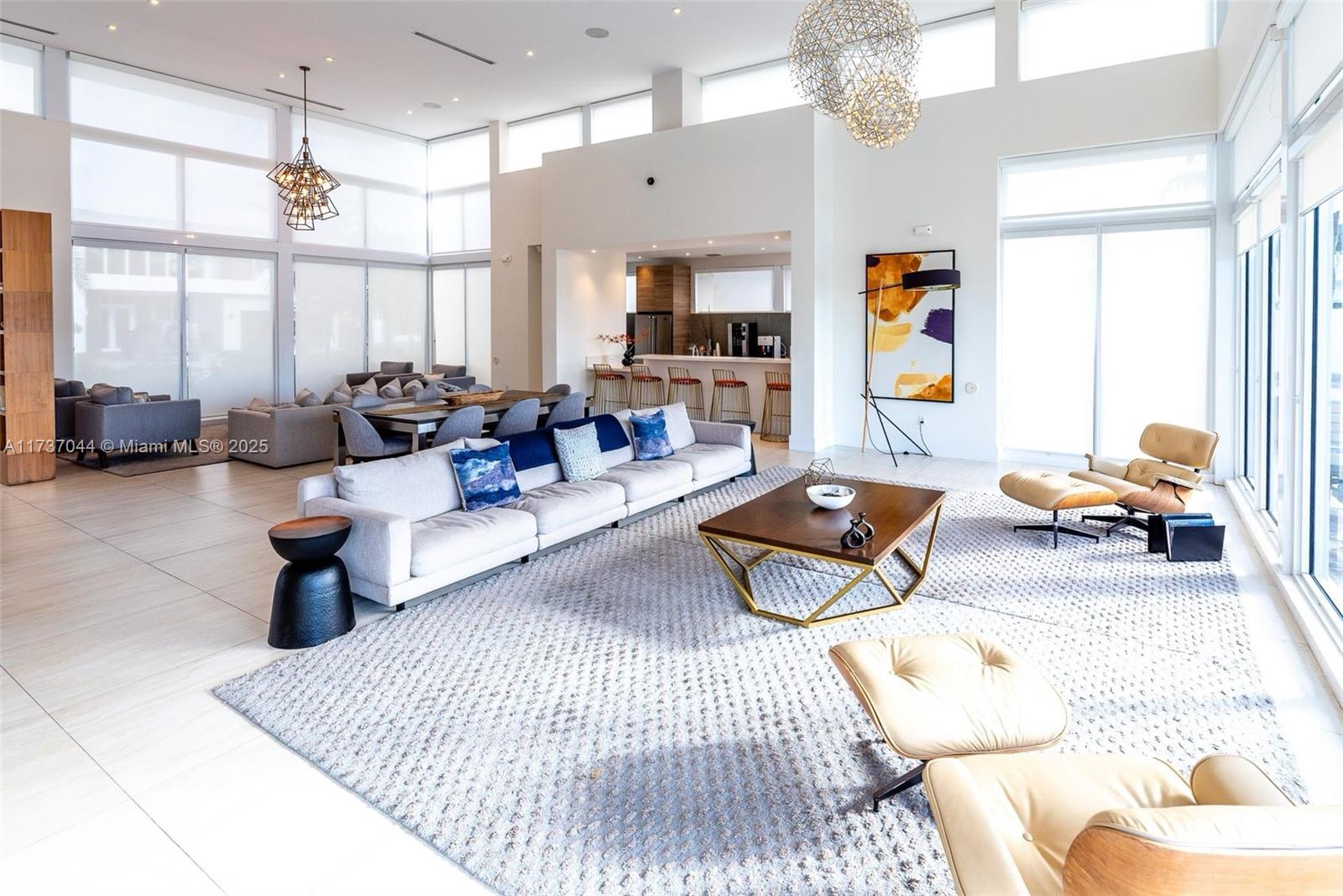 10220 NW 74th Ter Doral, FL 33178