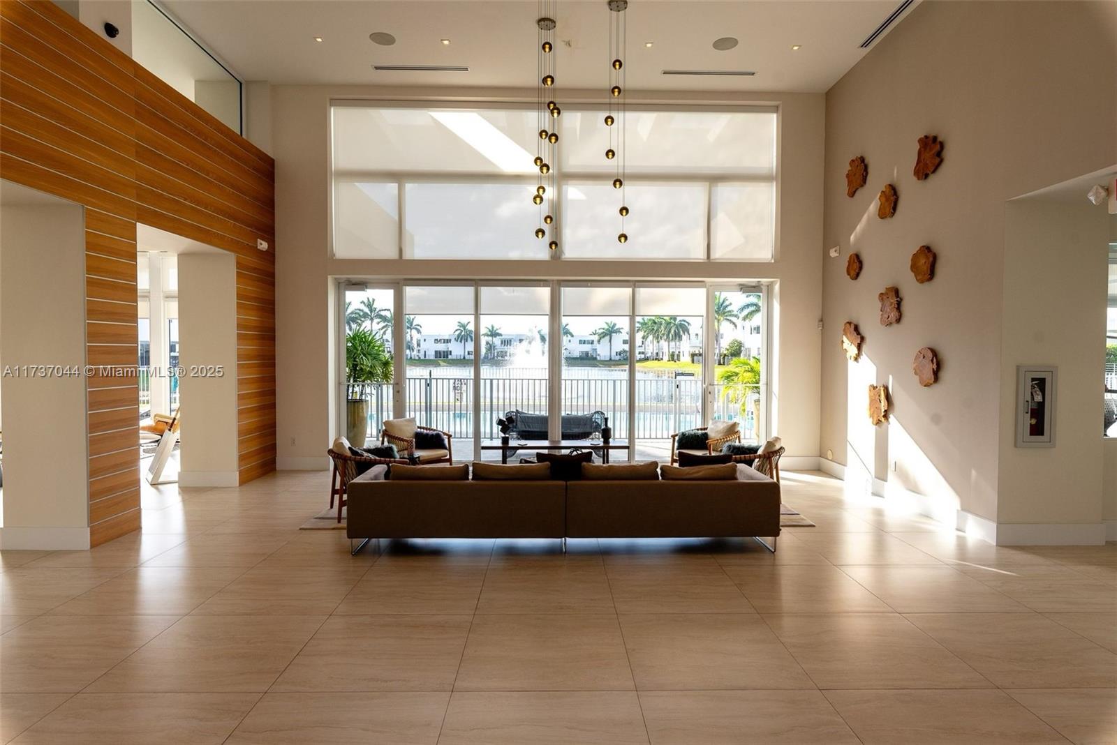 10220 NW 74th Ter Doral, FL 33178