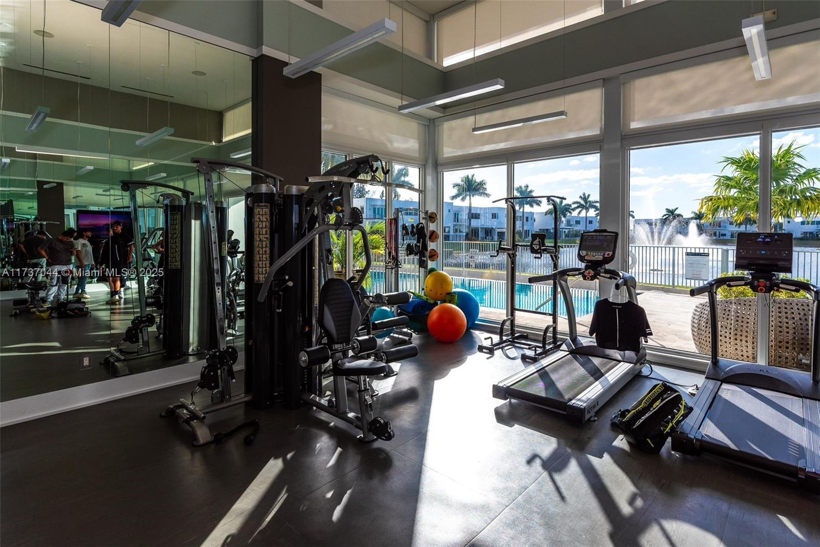 10220 NW 74th Ter Doral, FL 33178