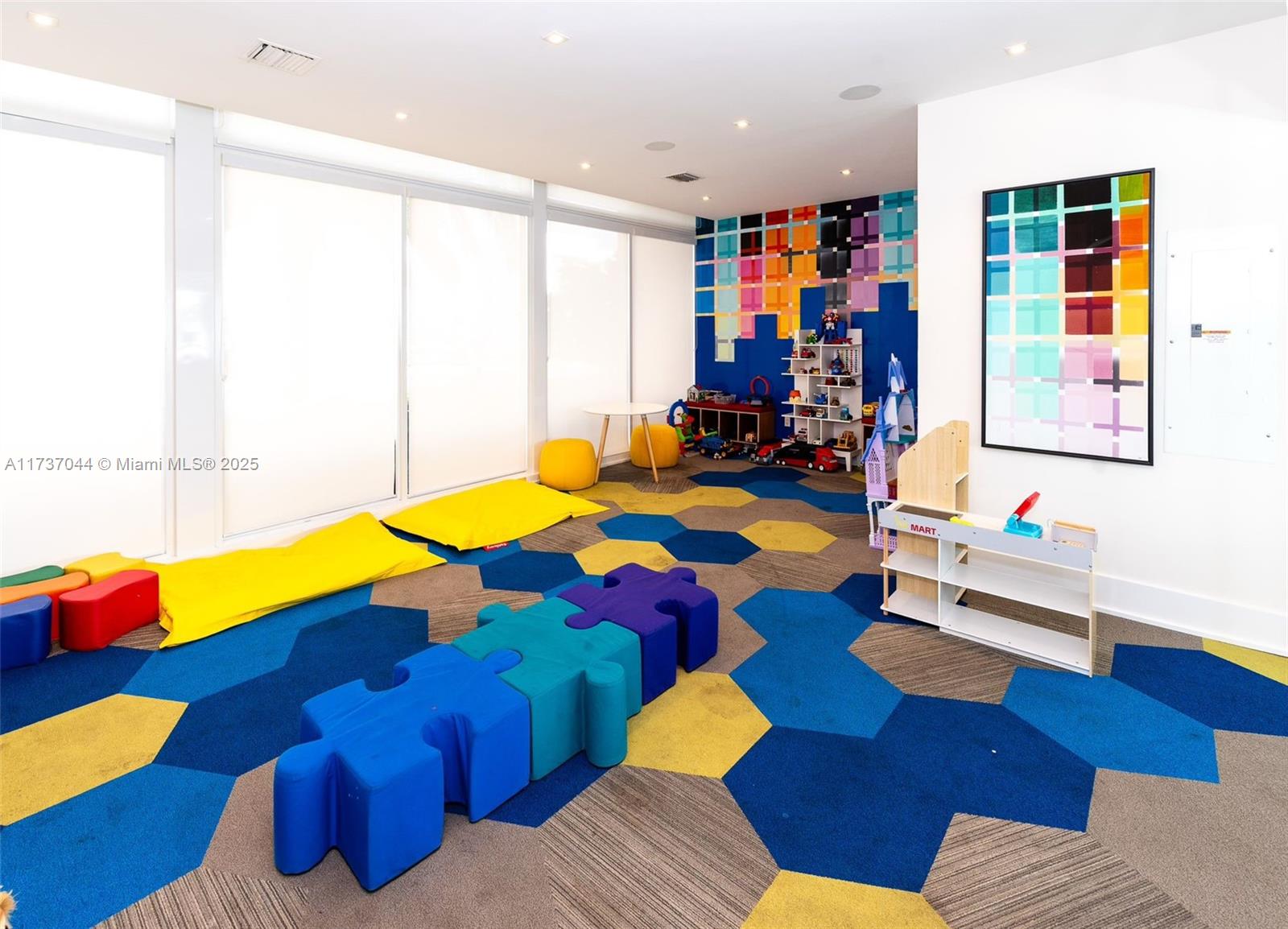 10220 NW 74th Ter Doral, FL 33178