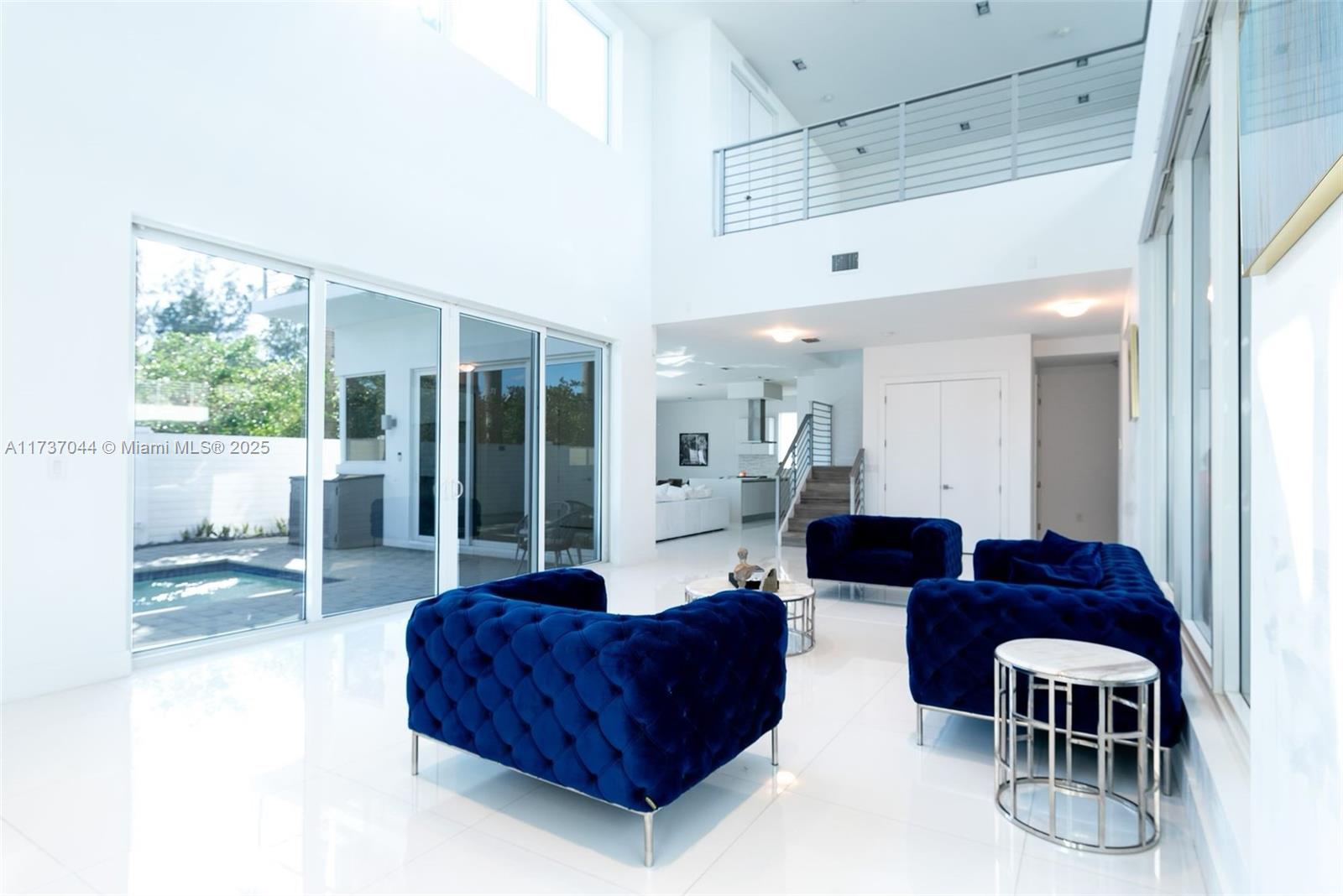 10220 NW 74th Ter Doral, FL 33178