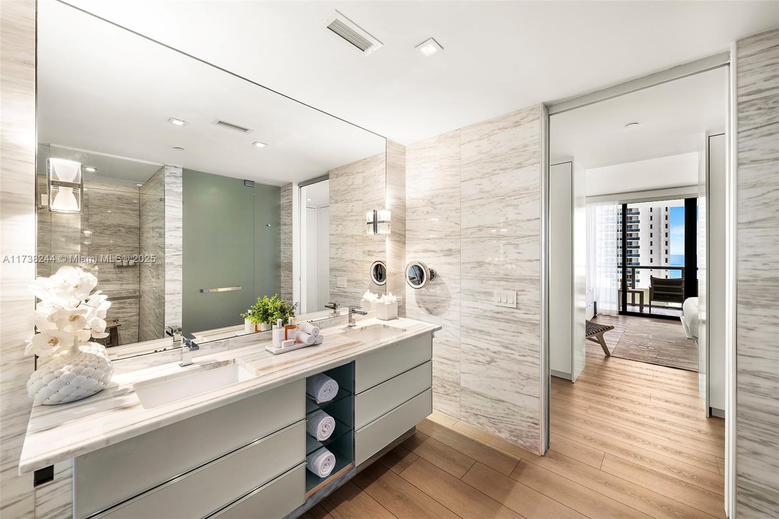 image W South Beach Residences33
