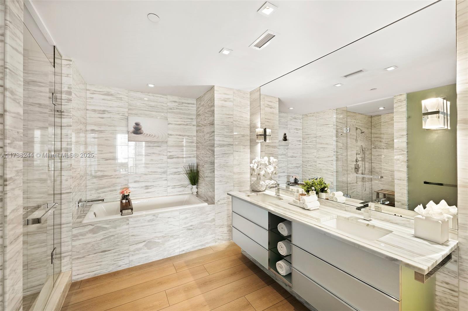 image W South Beach Residences34