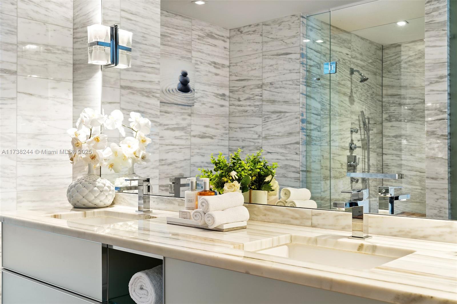 image W South Beach Residences35