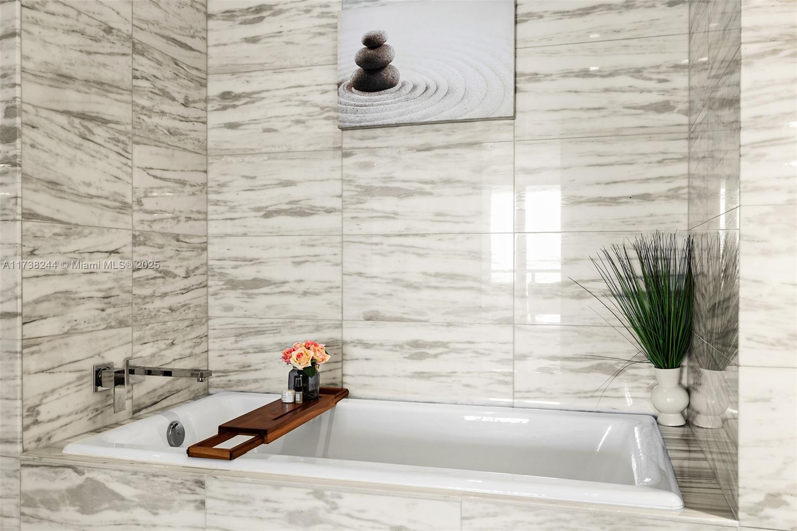image W South Beach Residences36