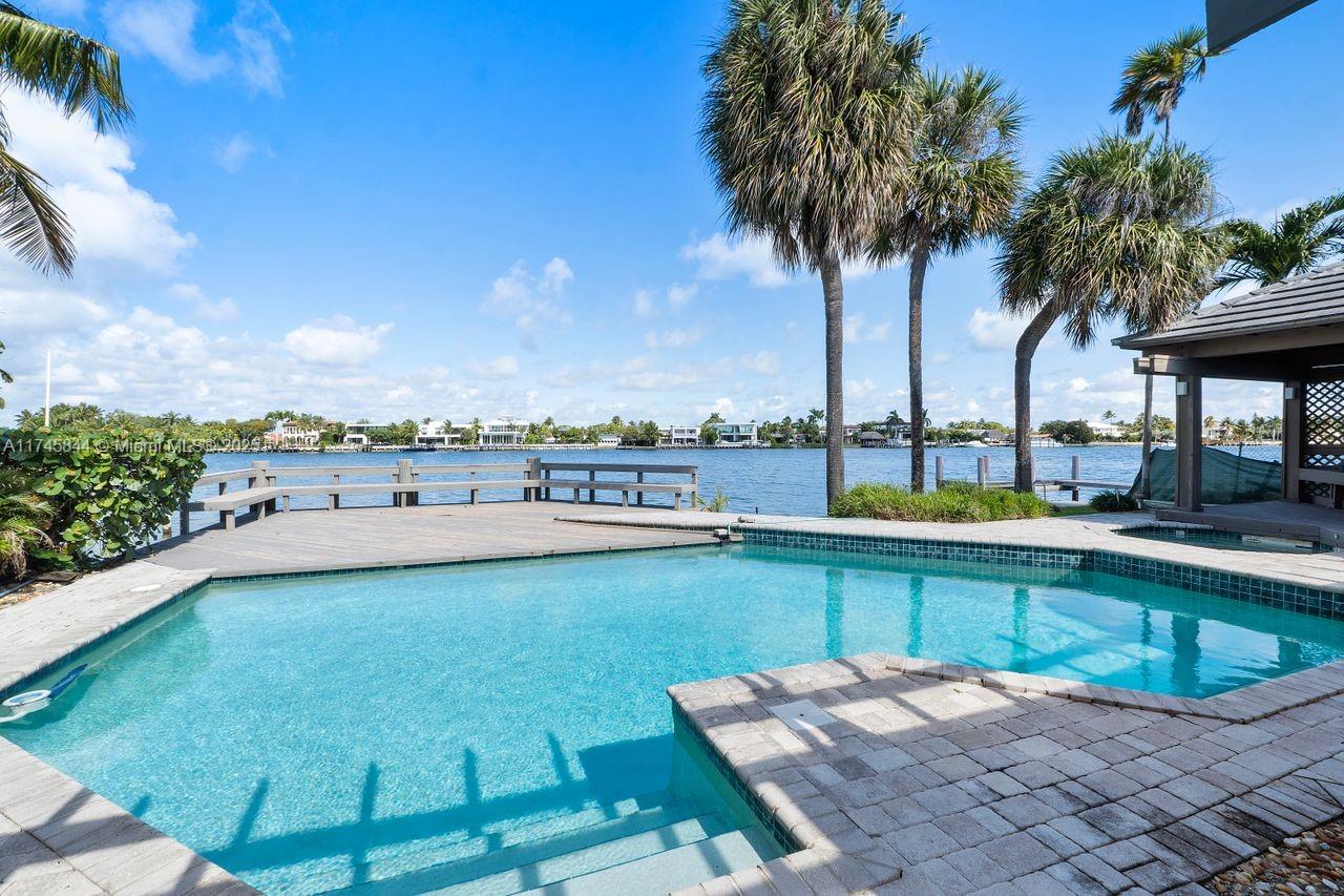 765 N Shore Dr Miami Beach, FL 33141