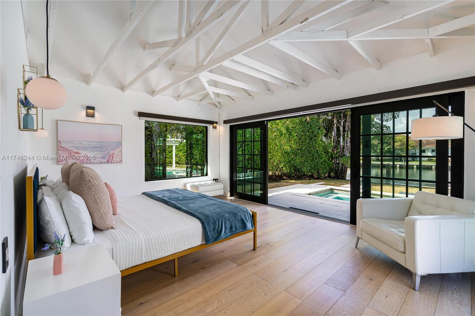 524 Oleander Dr Hallandale Beach, FL 33009