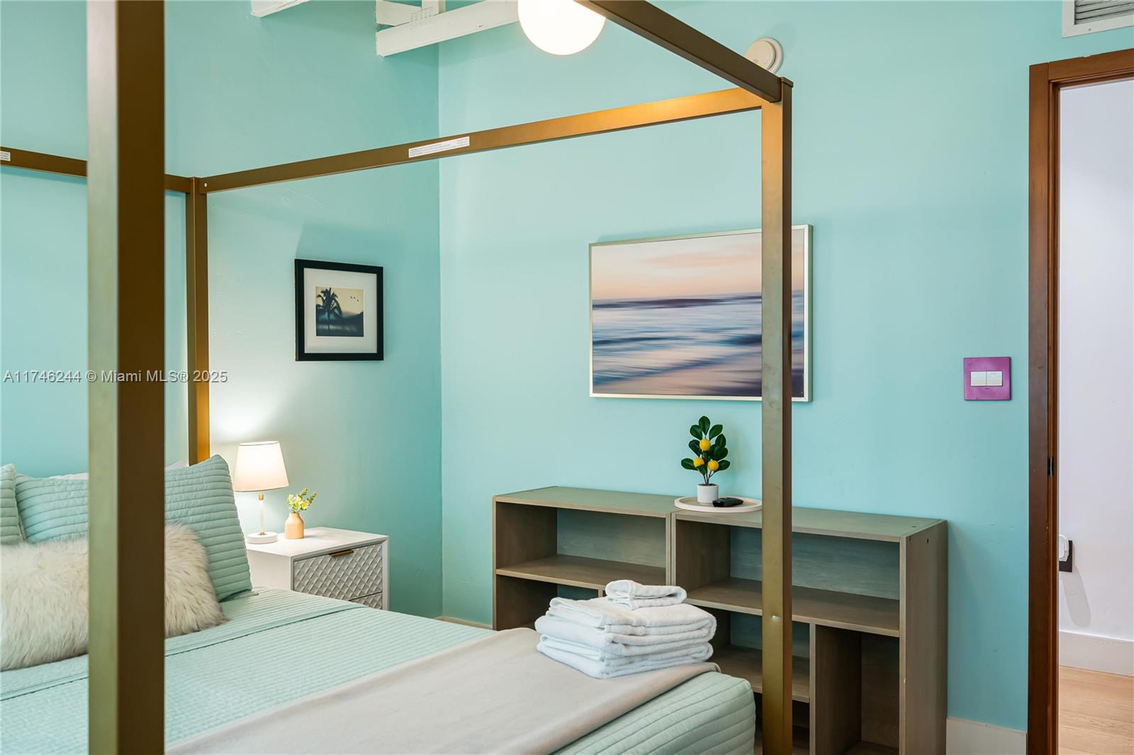 524 Oleander Dr Hallandale Beach, FL 33009