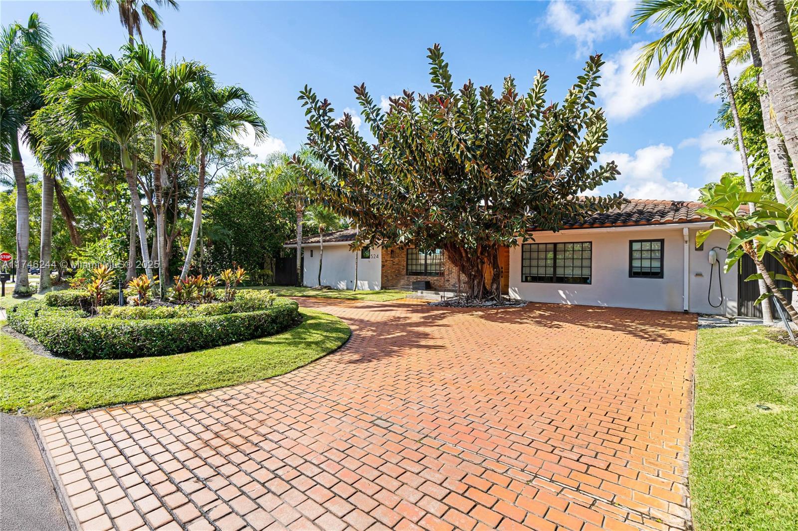 524 Oleander Dr,Hallandale Beach, FL 33009