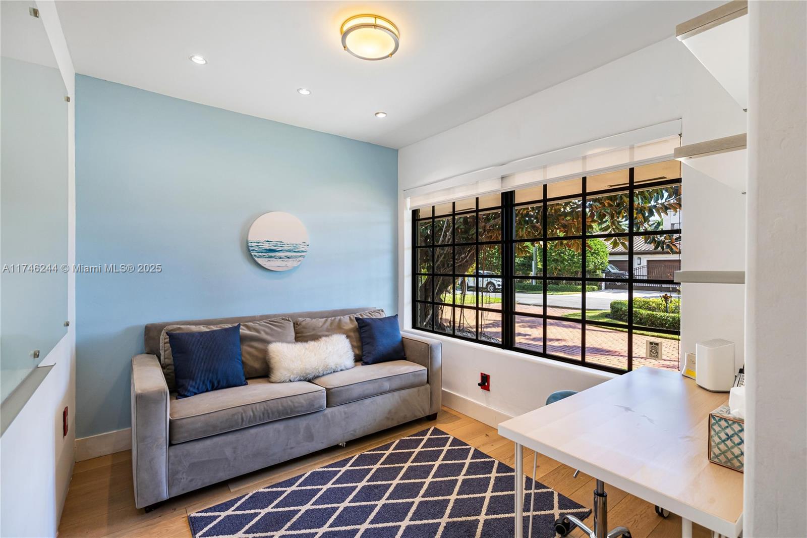 524 Oleander Dr Hallandale Beach, FL 33009