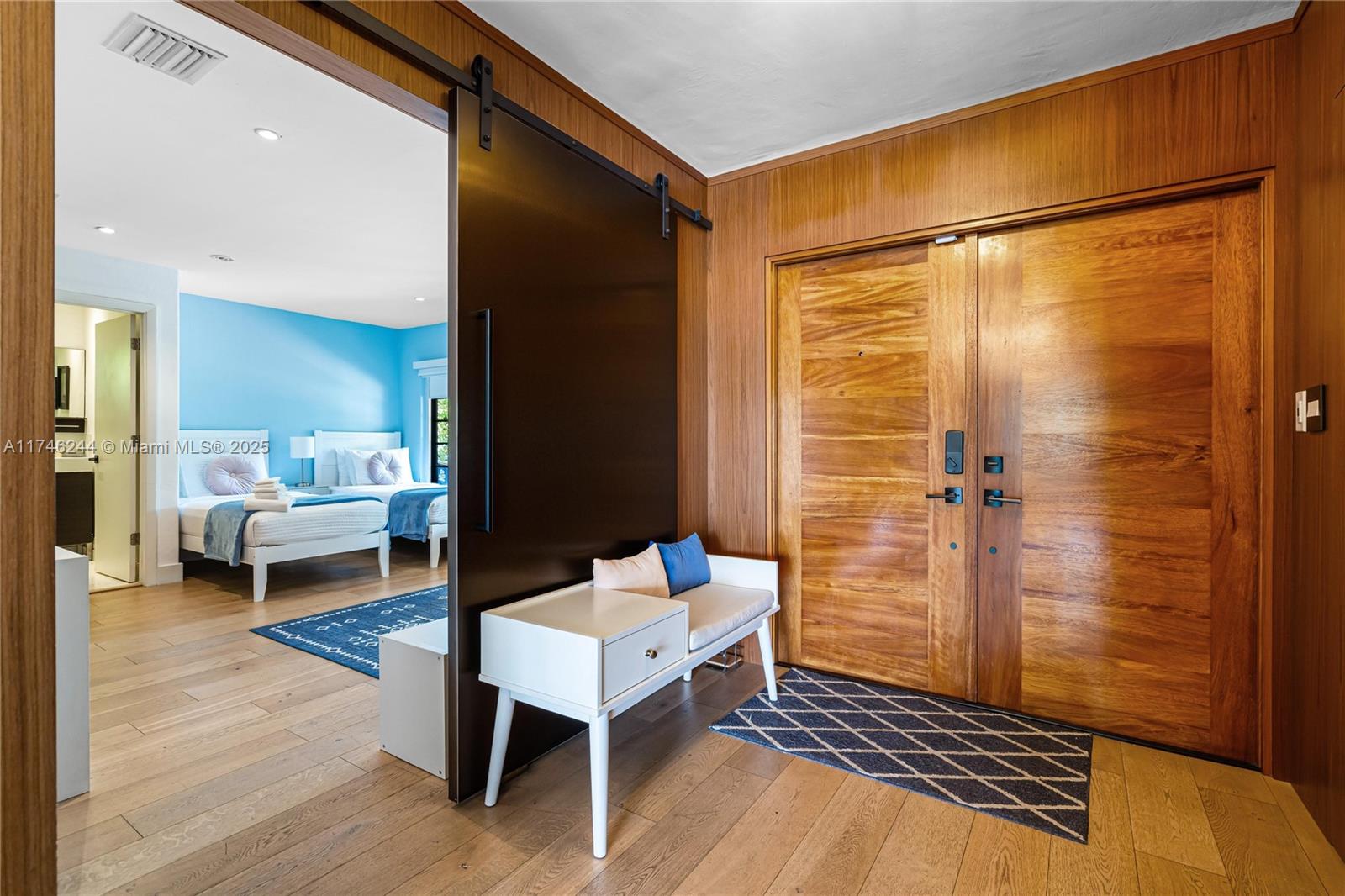 524 Oleander Dr Hallandale Beach, FL 33009