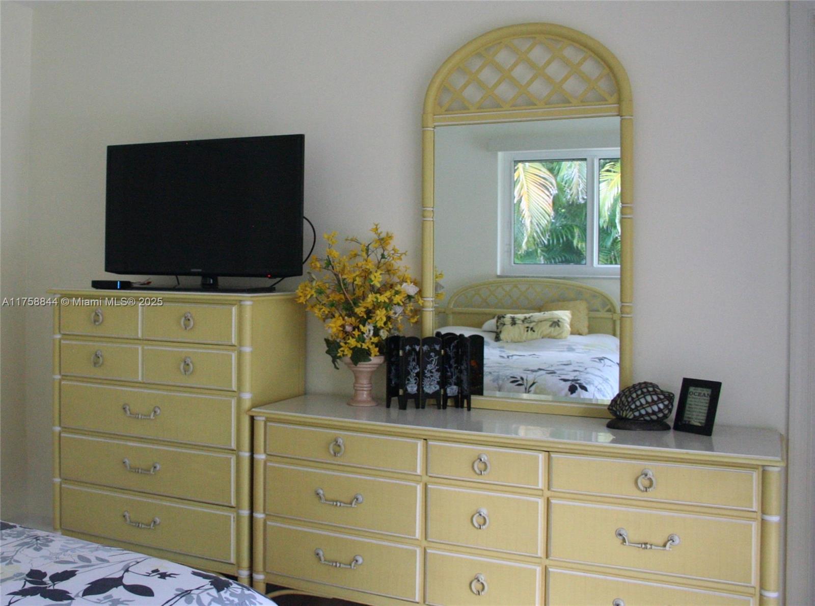 1933 Twin Dolphin Ln Fort Lauderdale, FL 33316