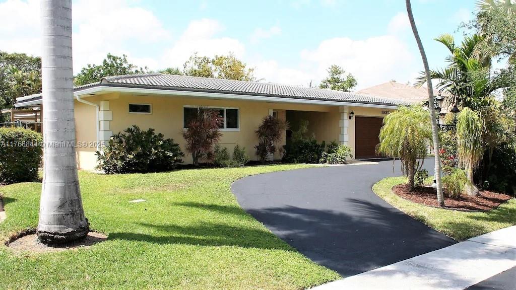 1933 Twin Dolphin Ln Fort Lauderdale, FL 33316