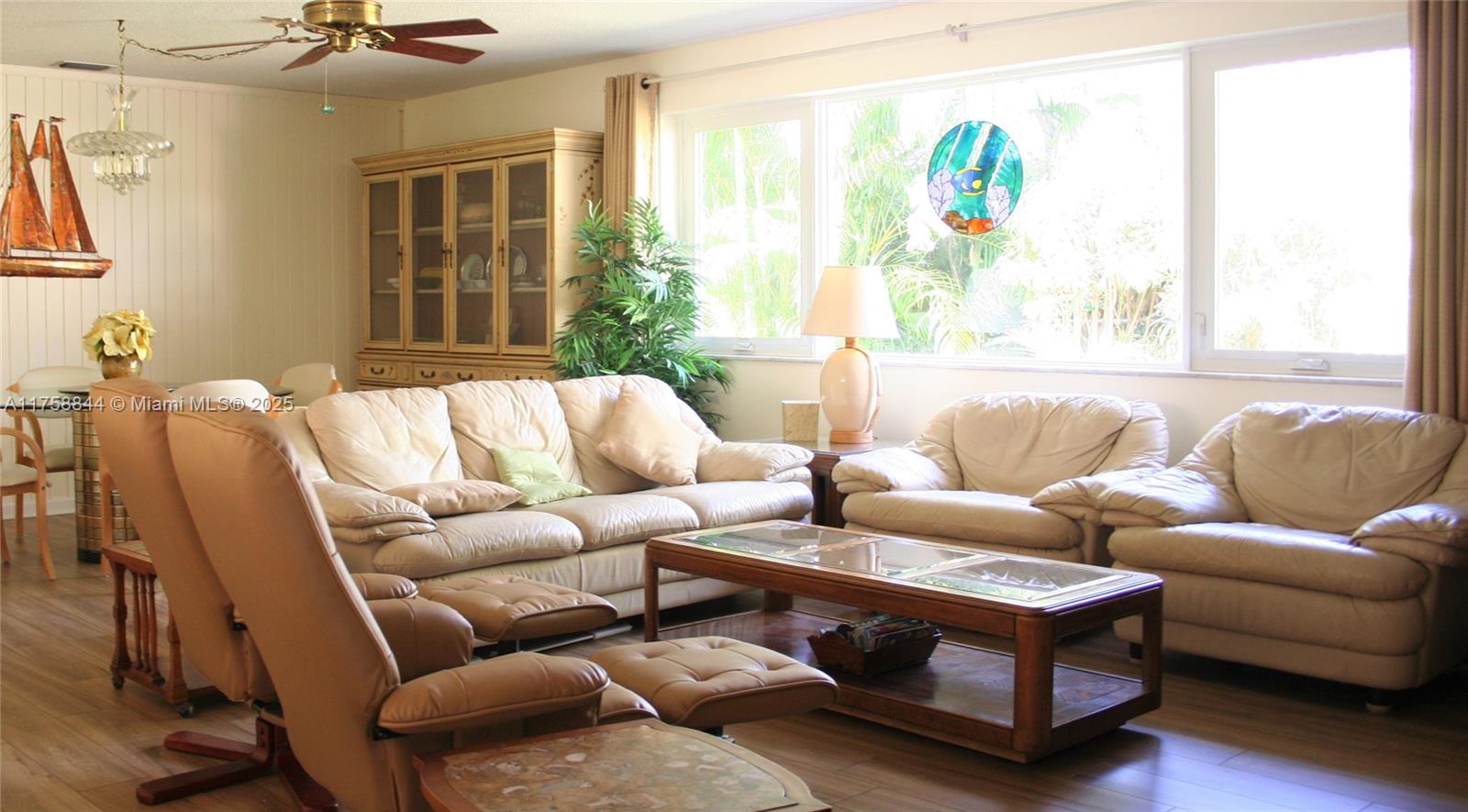 1933 Twin Dolphin Ln Fort Lauderdale, FL 33316