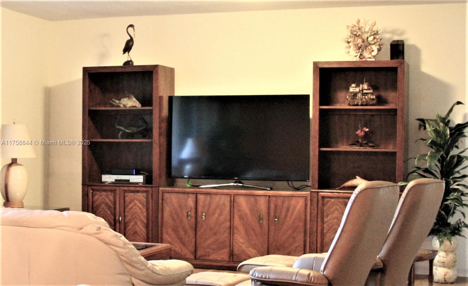 1933 Twin Dolphin Ln Fort Lauderdale, FL 33316