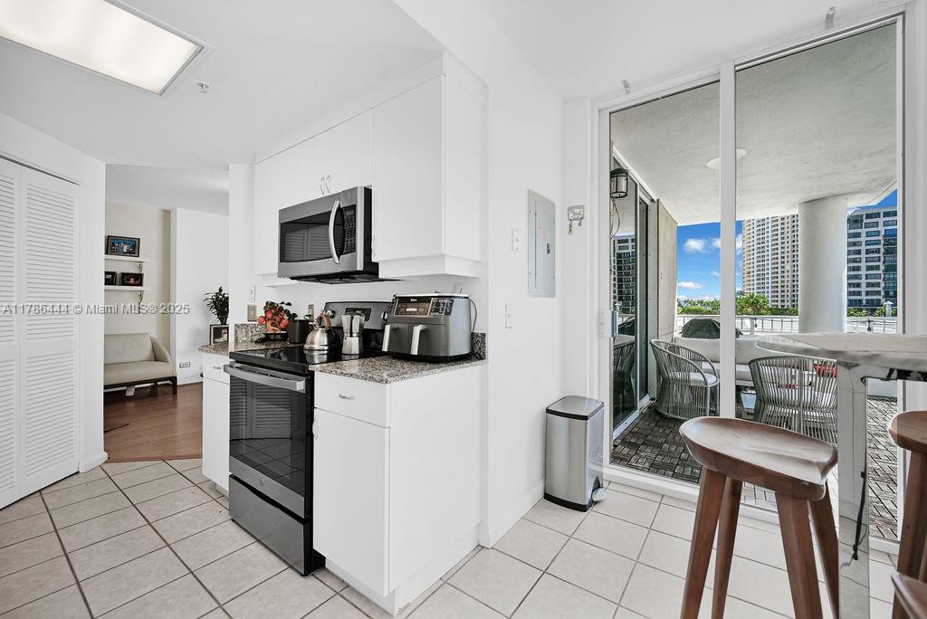 image Courvoisier Courts Condo12