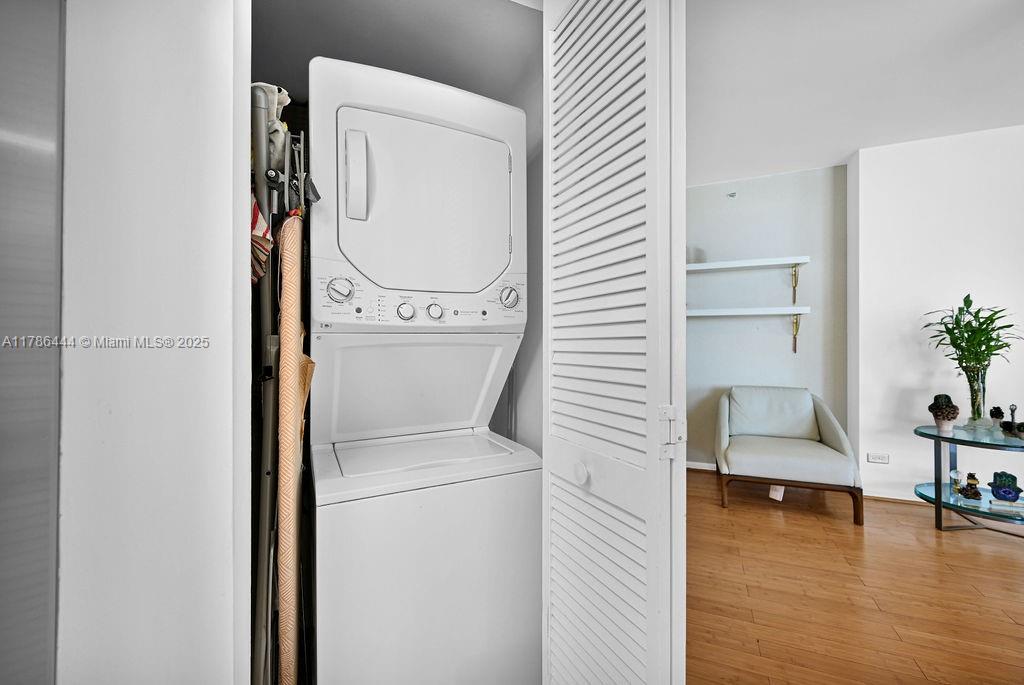 image Courvoisier Courts Condo18