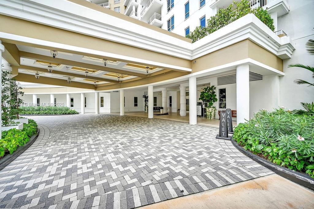 image Courvoisier Courts Condo1
