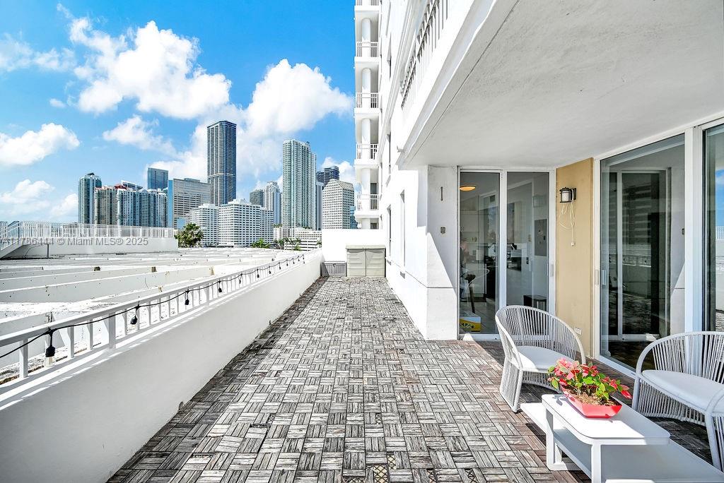 image Courvoisier Courts Condo21