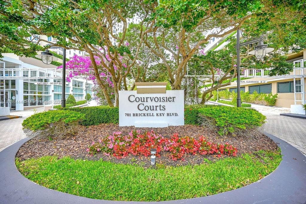image Courvoisier Courts Condo24
