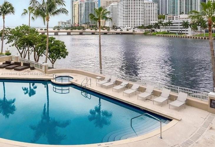 image Courvoisier Courts Condo25