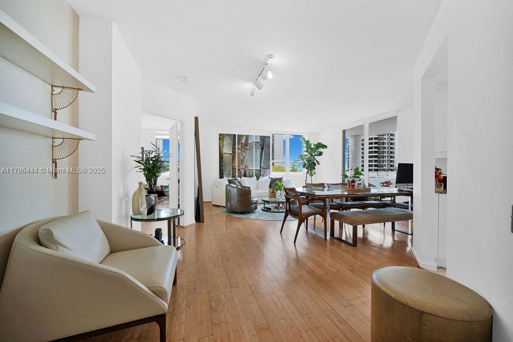 image Courvoisier Courts Condo4