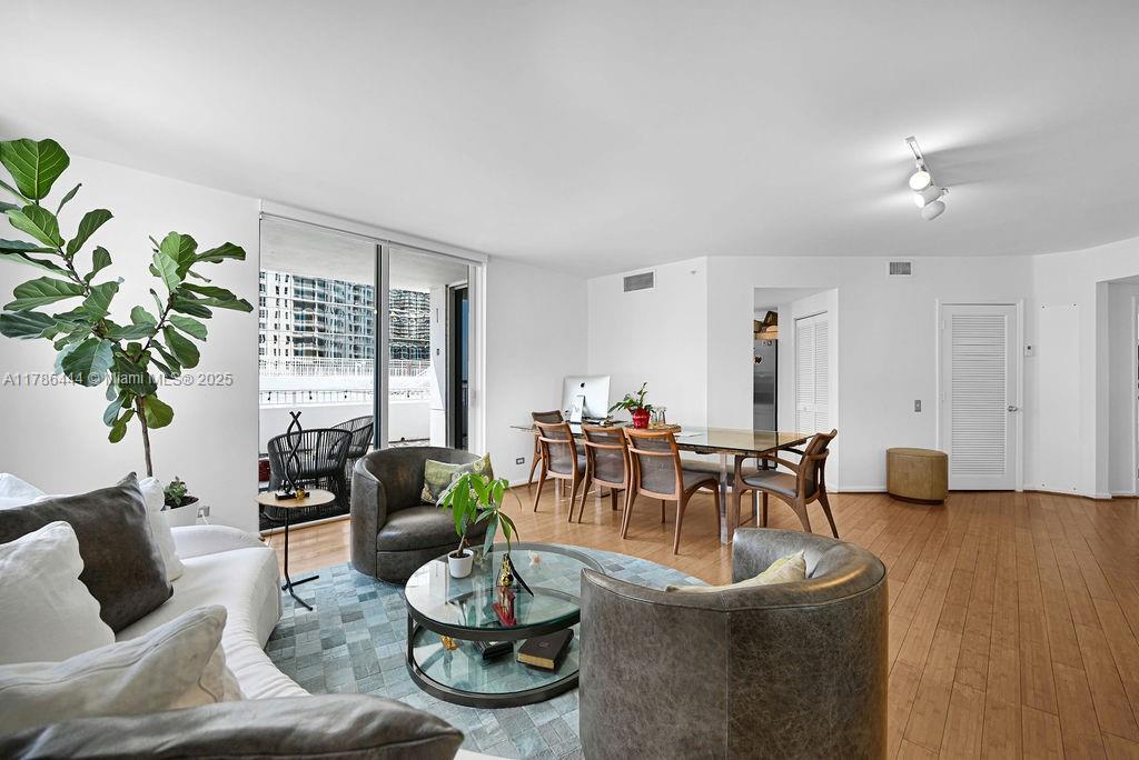 image Courvoisier Courts Condo6