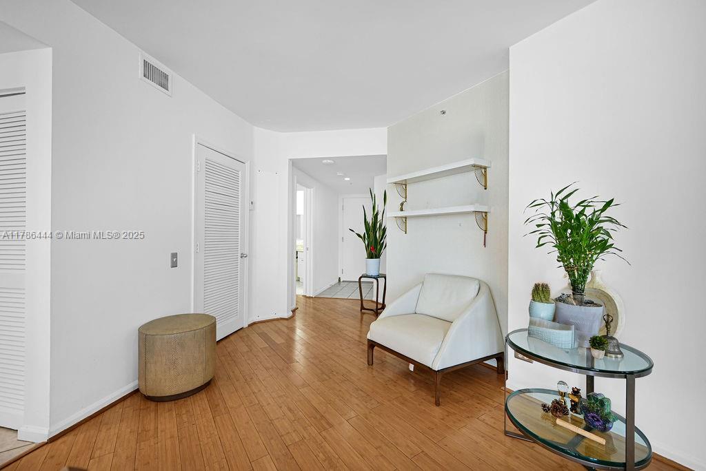 image Courvoisier Courts Condo8