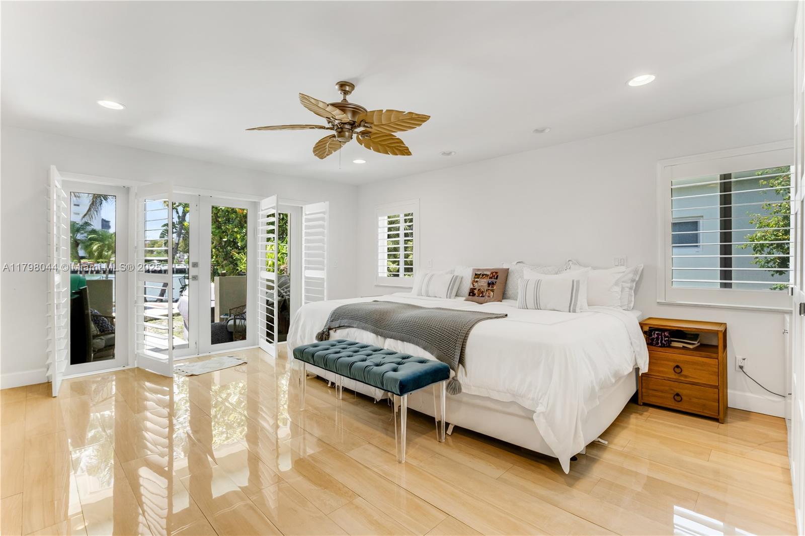 9300 Bay Dr Surfside, FL 33154