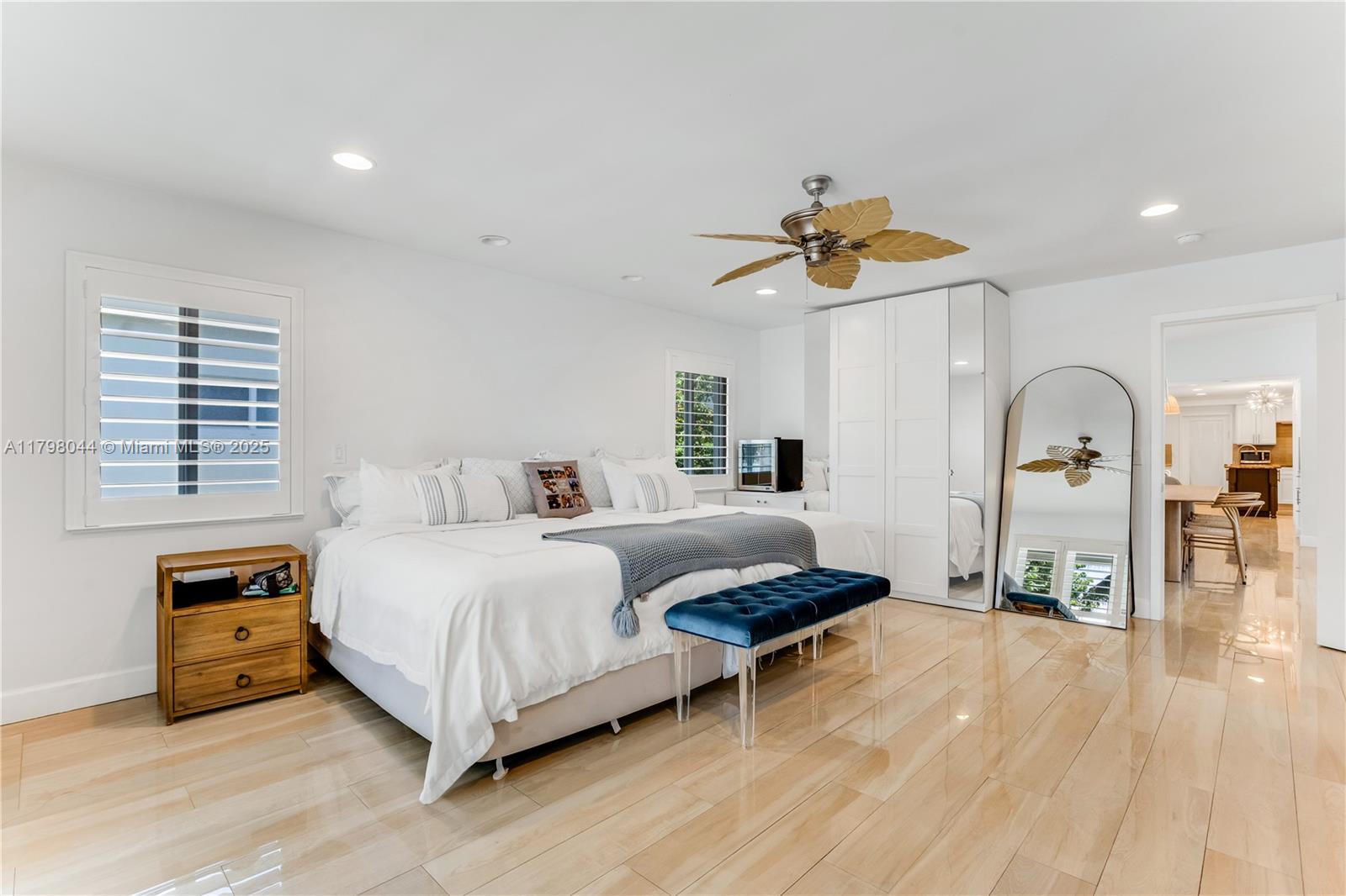 9300 Bay Dr Surfside, FL 33154