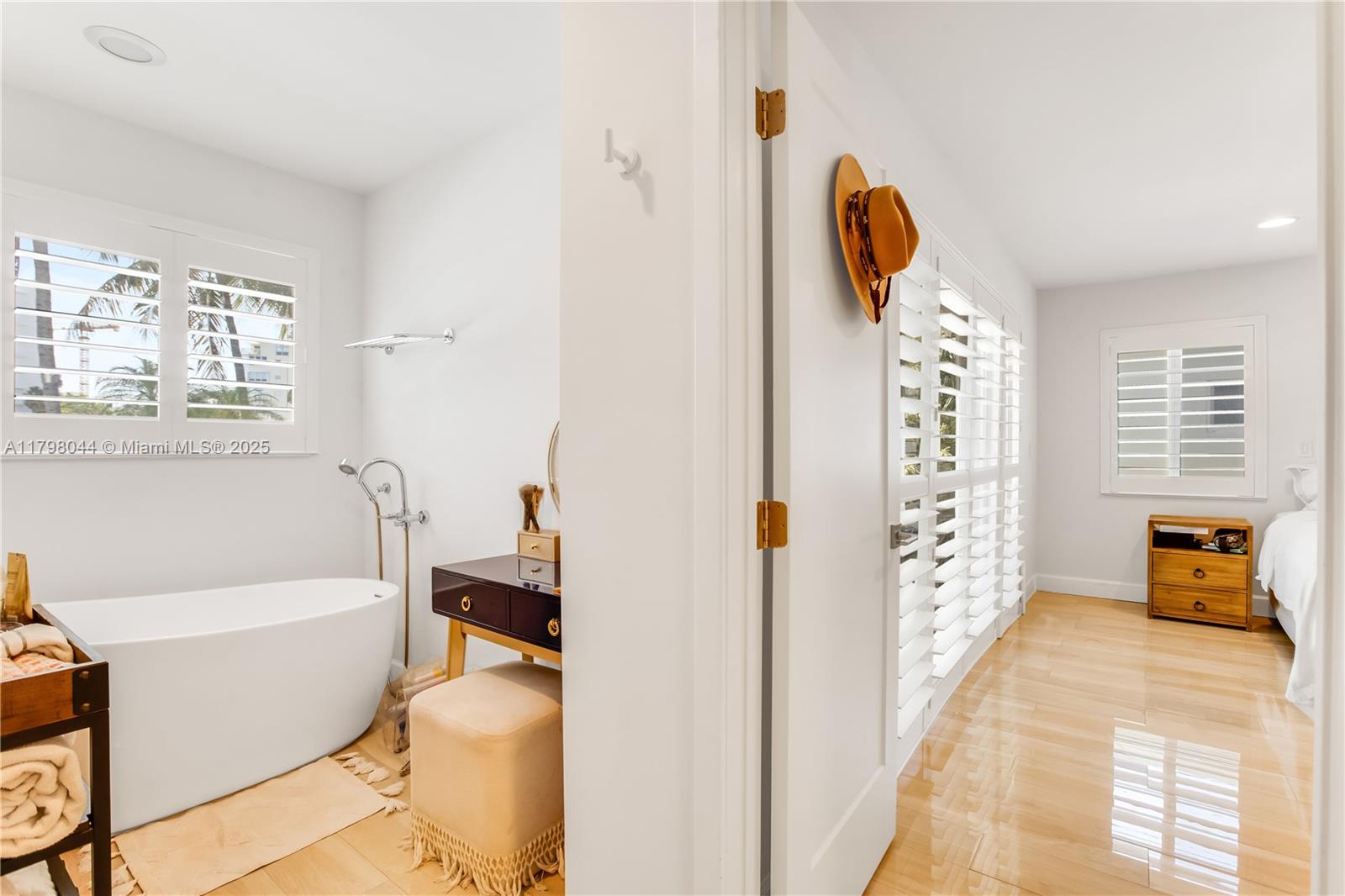 9300 Bay Dr Surfside, FL 33154