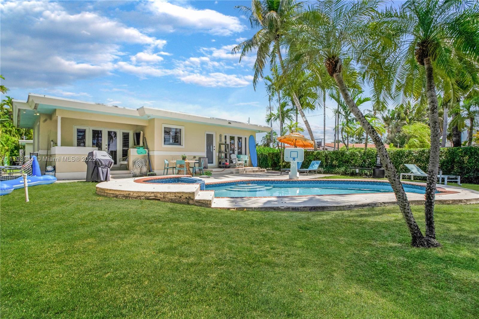 9300 Bay Dr Surfside, FL 33154