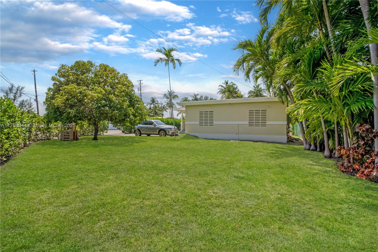 9300 Bay Dr Surfside, FL 33154