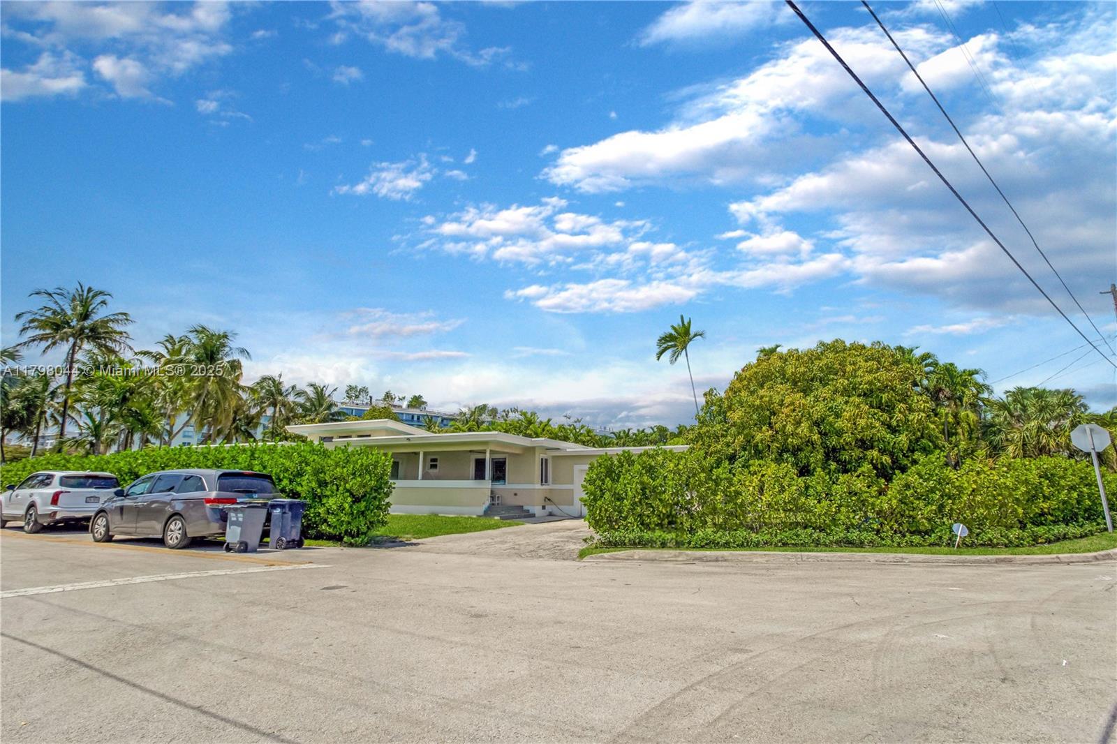 9300 Bay Dr Surfside, FL 33154