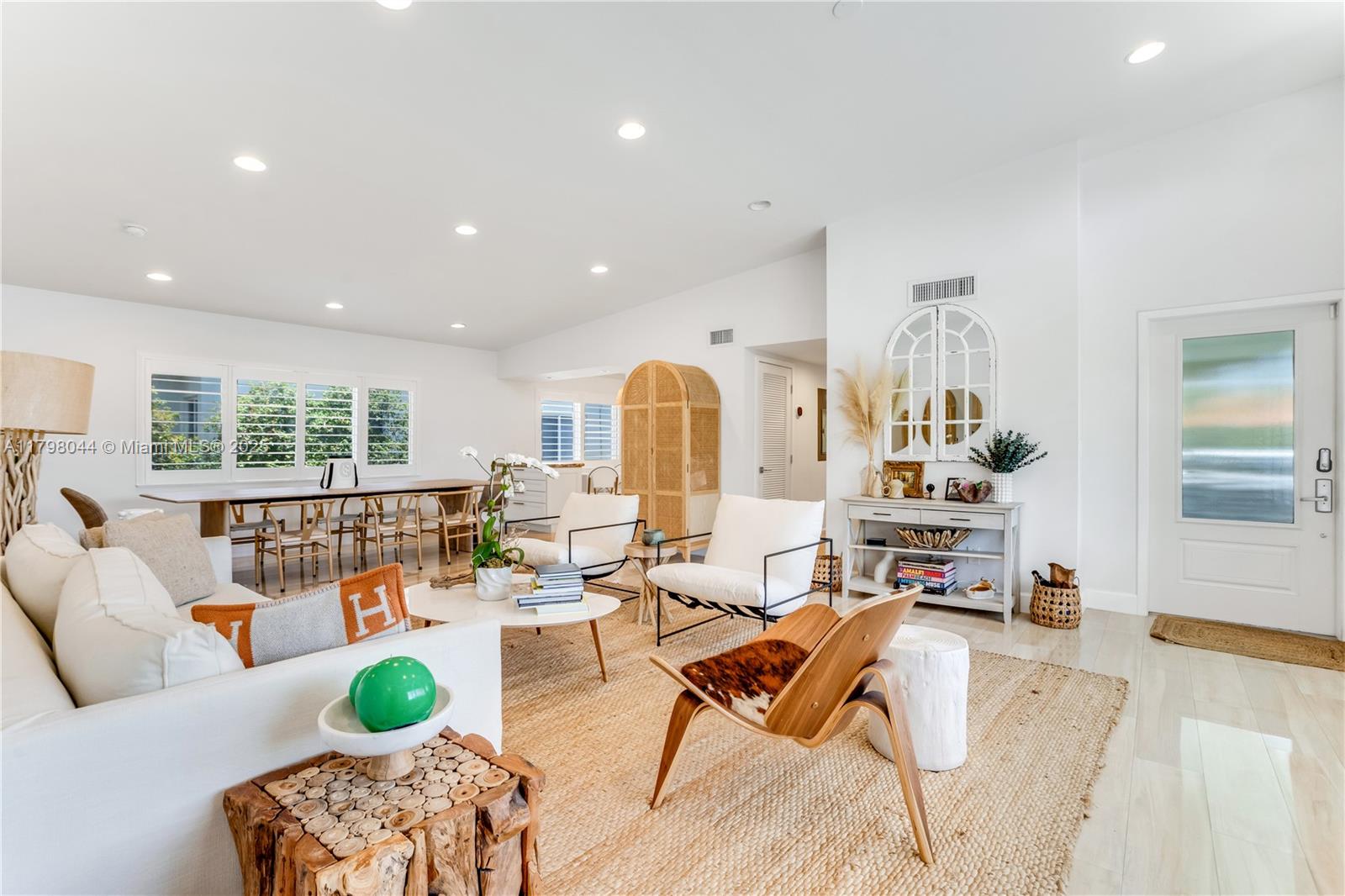 9300 Bay Dr Surfside, FL 33154