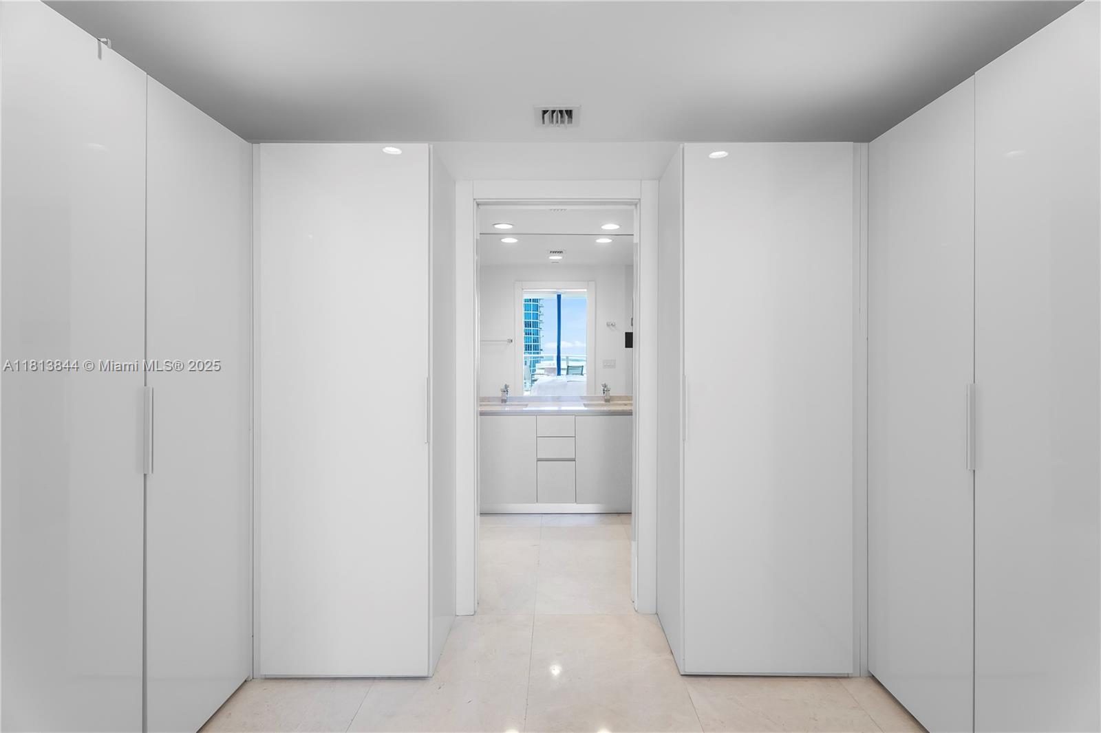 image 1010 Brickell Condo10