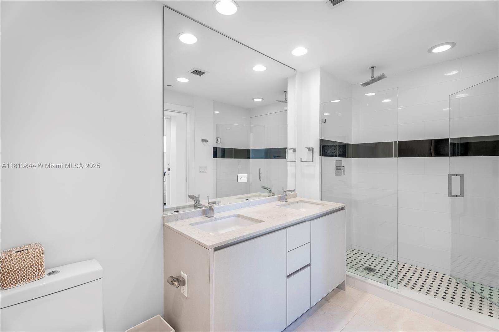image 1010 Brickell Condo11
