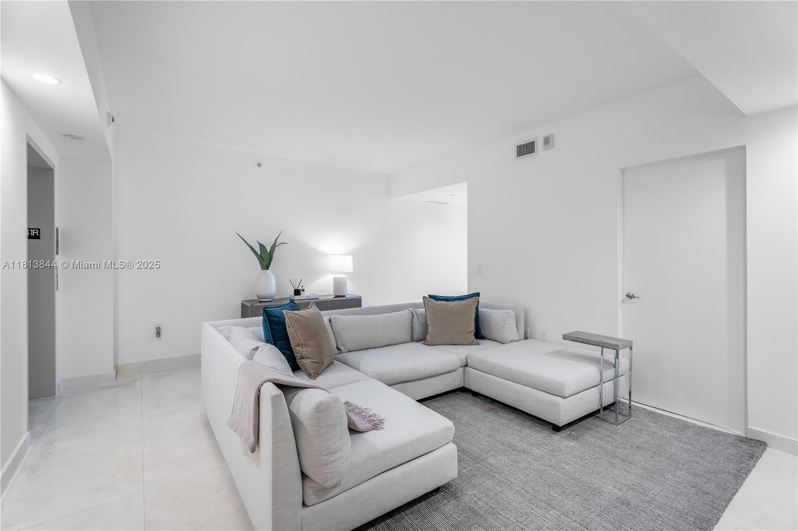 image 1010 Brickell Condo16