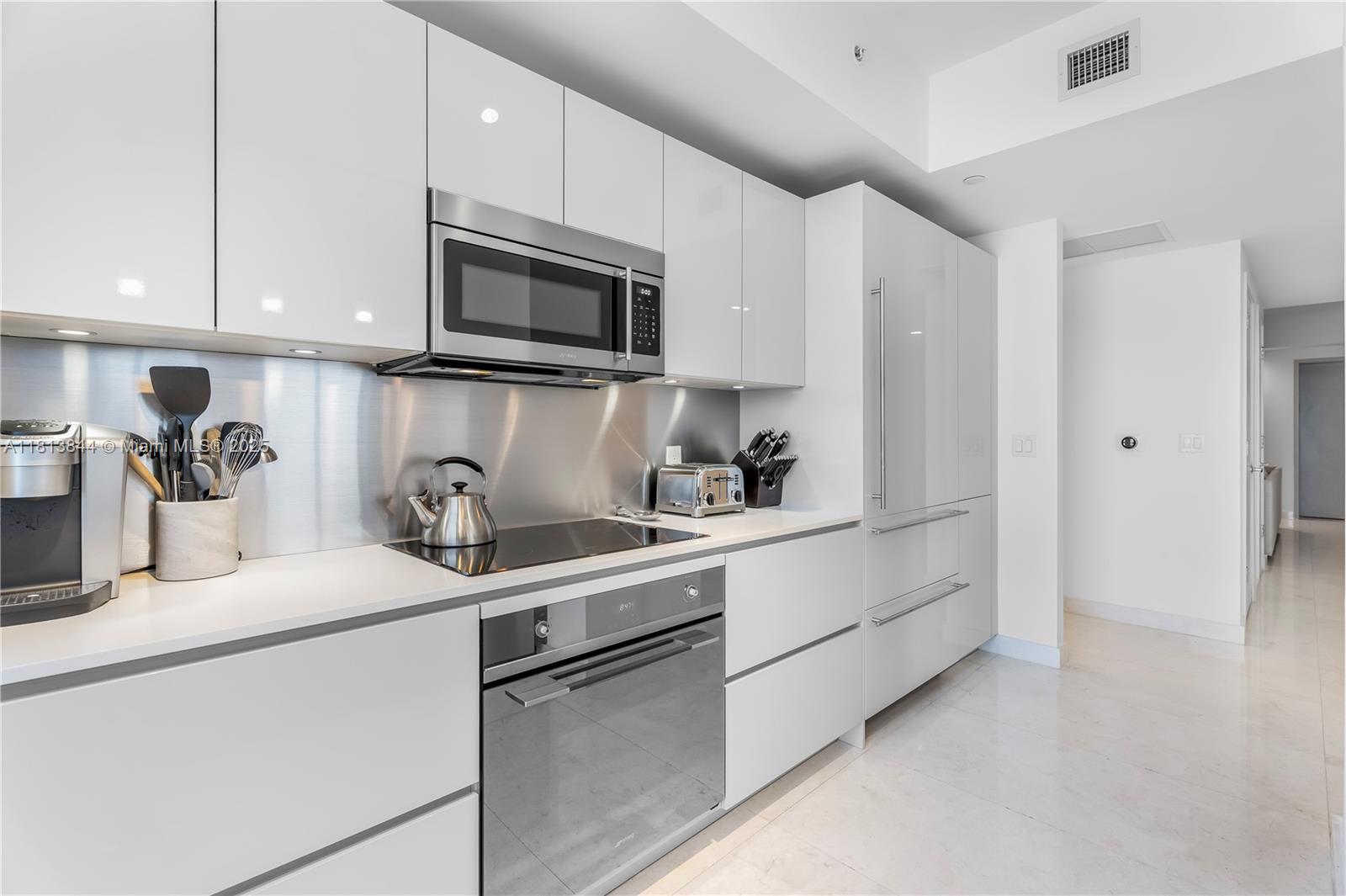 image 1010 Brickell Condo7