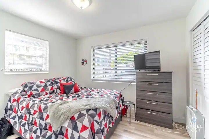 43 NW 41st St Miami, FL 33127