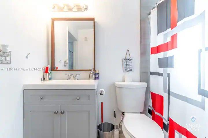 43 NW 41st St Miami, FL 33127