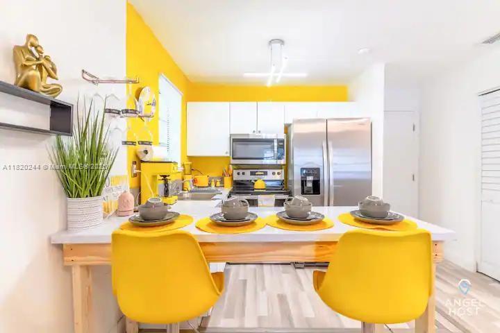 43 NW 41st St Miami, FL 33127