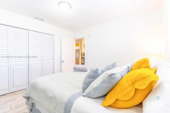 43 NW 41st St Miami, FL 33127