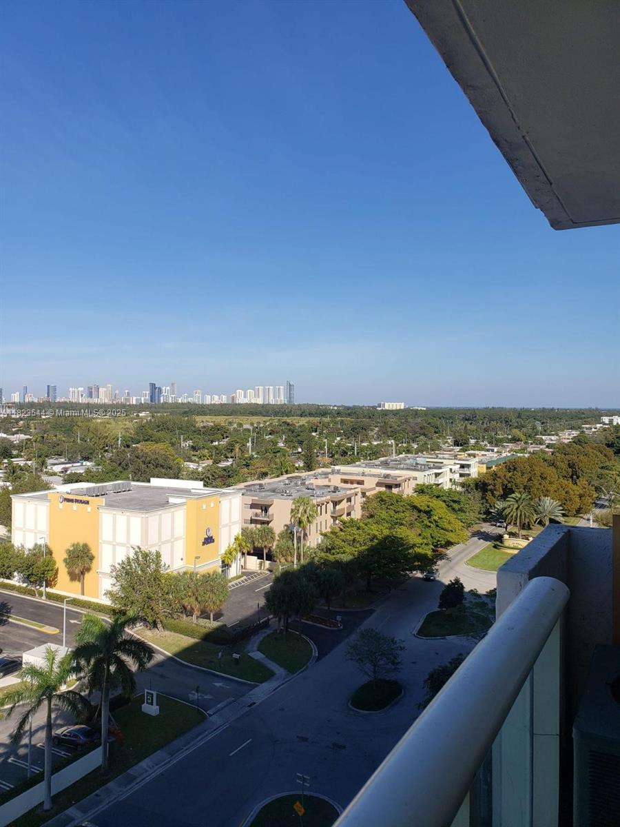 13499 Biscayne Blvd #1005,North Miami, FL 33181